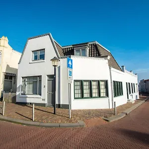 Sandy's Family House For 2 Adults & 2 Children , Zandvoort Niederlande